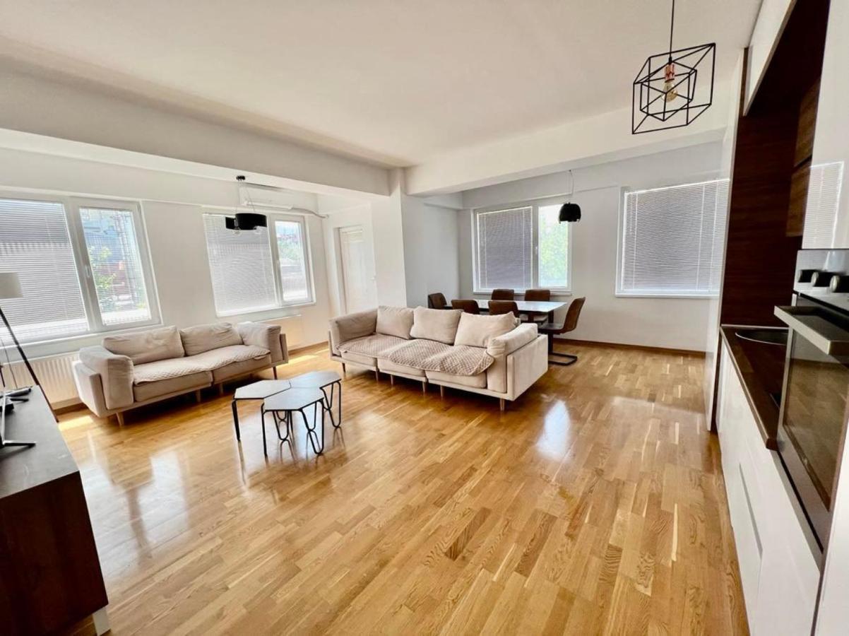 High-End Spacious Apartment Next To City Mall Skopie Exterior foto