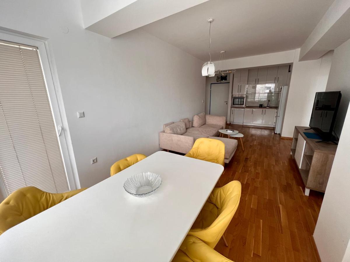 High-End Spacious Apartment Next To City Mall Skopie Exterior foto