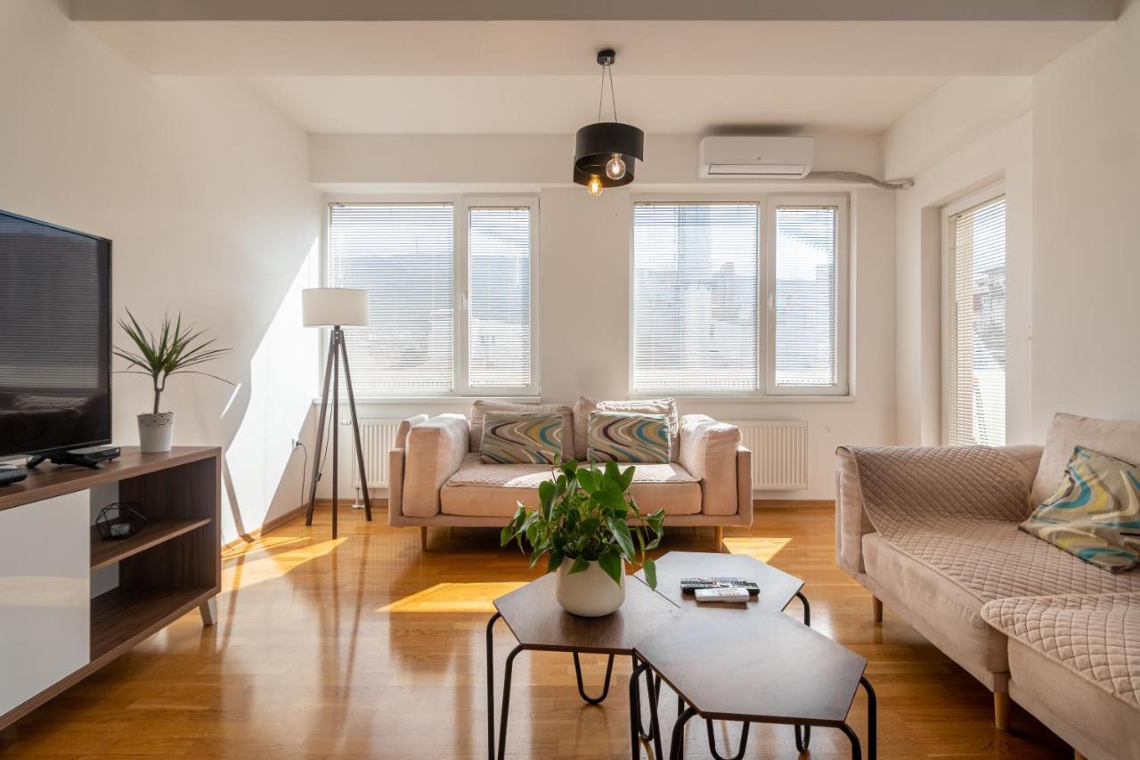 High-End Spacious Apartment Next To City Mall Skopie Exterior foto