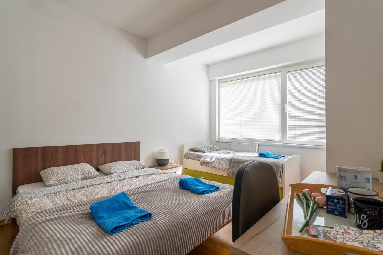 High-End Spacious Apartment Next To City Mall Skopie Exterior foto