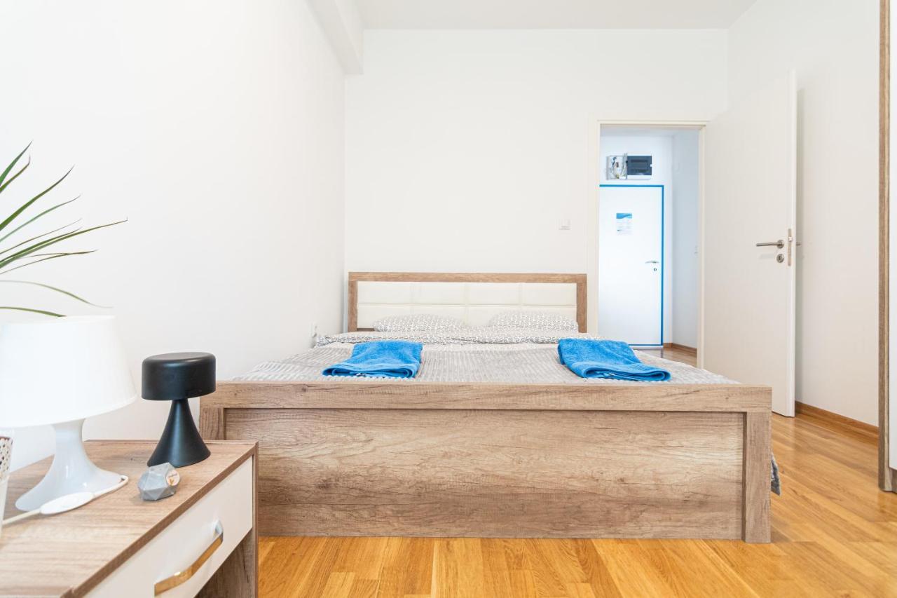 High-End Spacious Apartment Next To City Mall Skopie Exterior foto